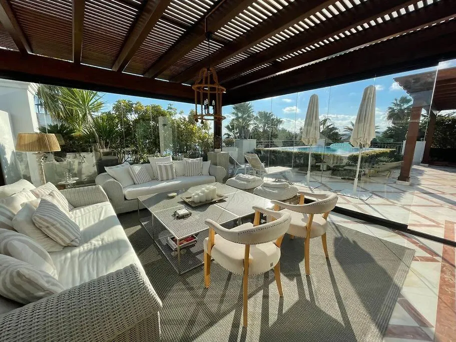 Apartment Luxurious And Light 3 Bedroom Penthouse Estepona