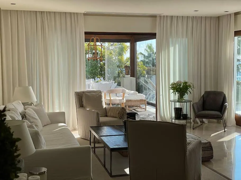 Luxurious And Light 3 Bedroom Penthouse Estepona Apartment
