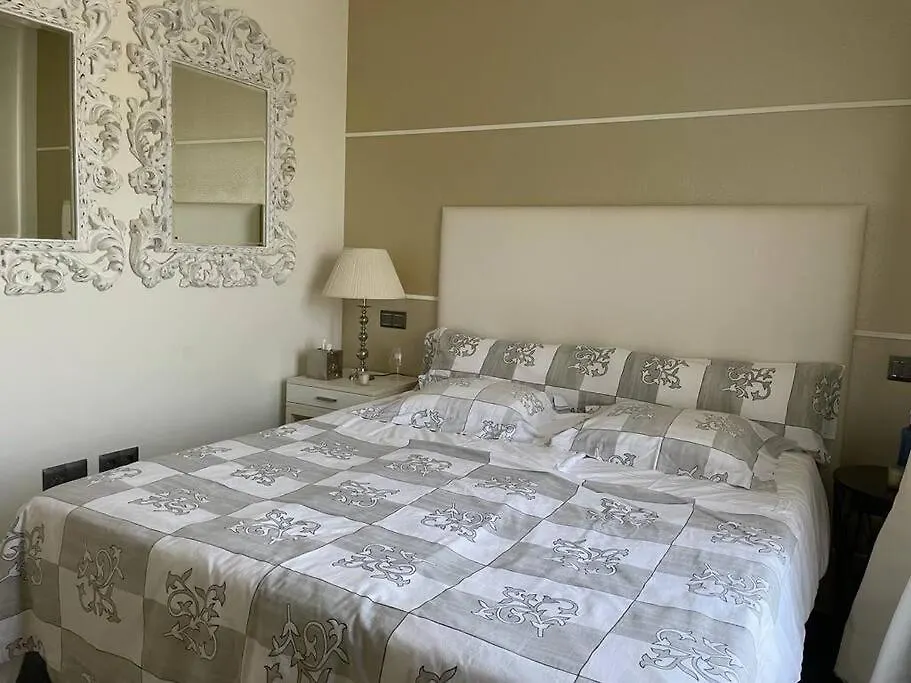 Luxurious And Light 3 Bedroom Penthouse Estepona 0*,