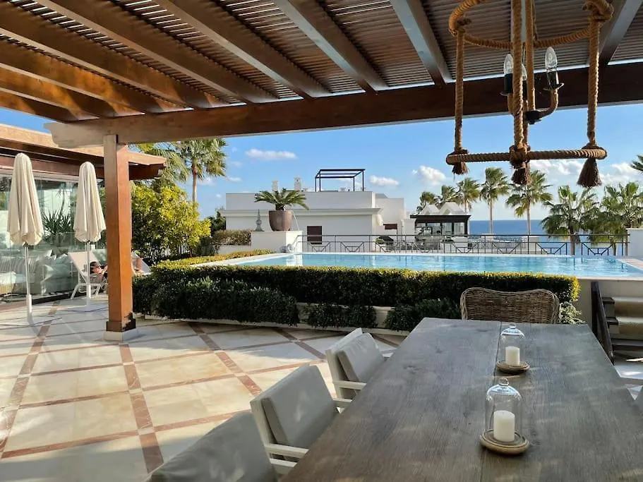 Luxurious And Light 3 Bedroom Penthouse Estepona
