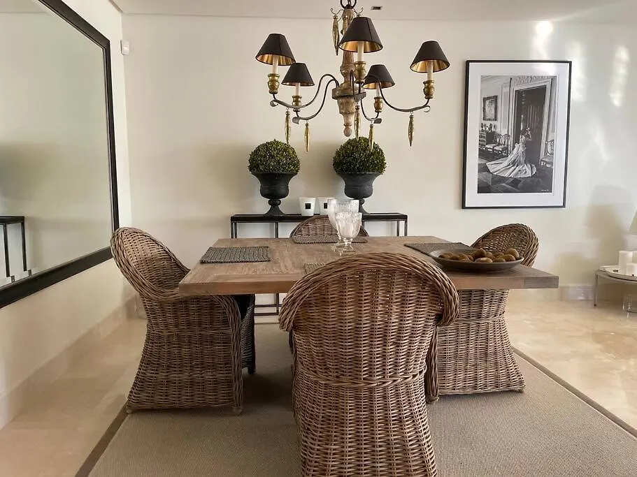 Luxurious And Light 3 Bedroom Penthouse Estepona