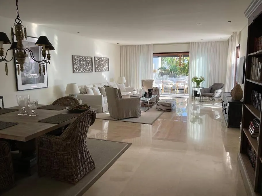 Luxurious And Light 3 Bedroom Penthouse Estepona
